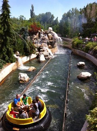 Rattlesnake Rapids raft below the falls